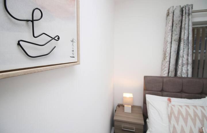 City Centre - Parking - Smart TVs in All Rooms - Hizvo