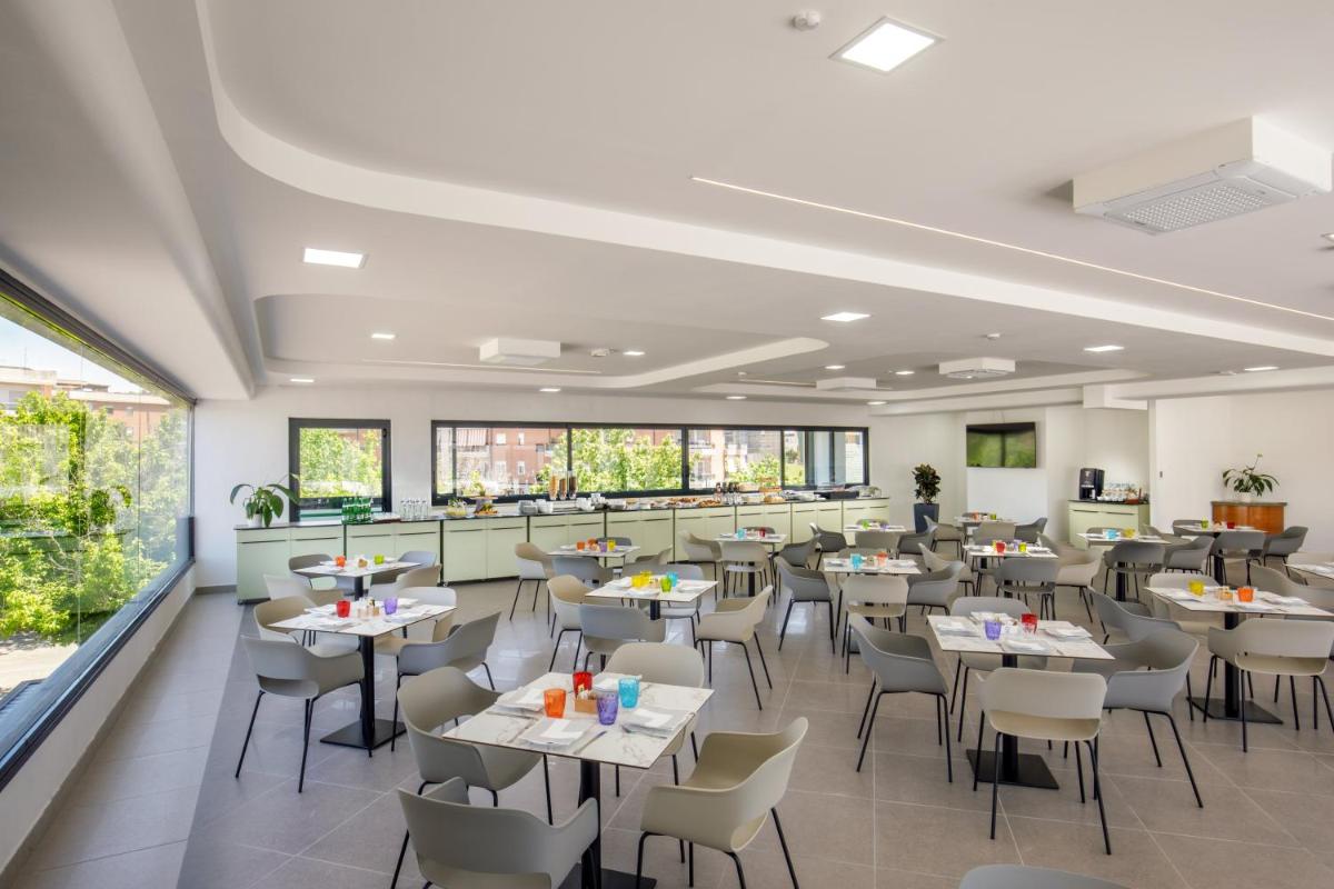 Simon Hotel Aprilia - Housity