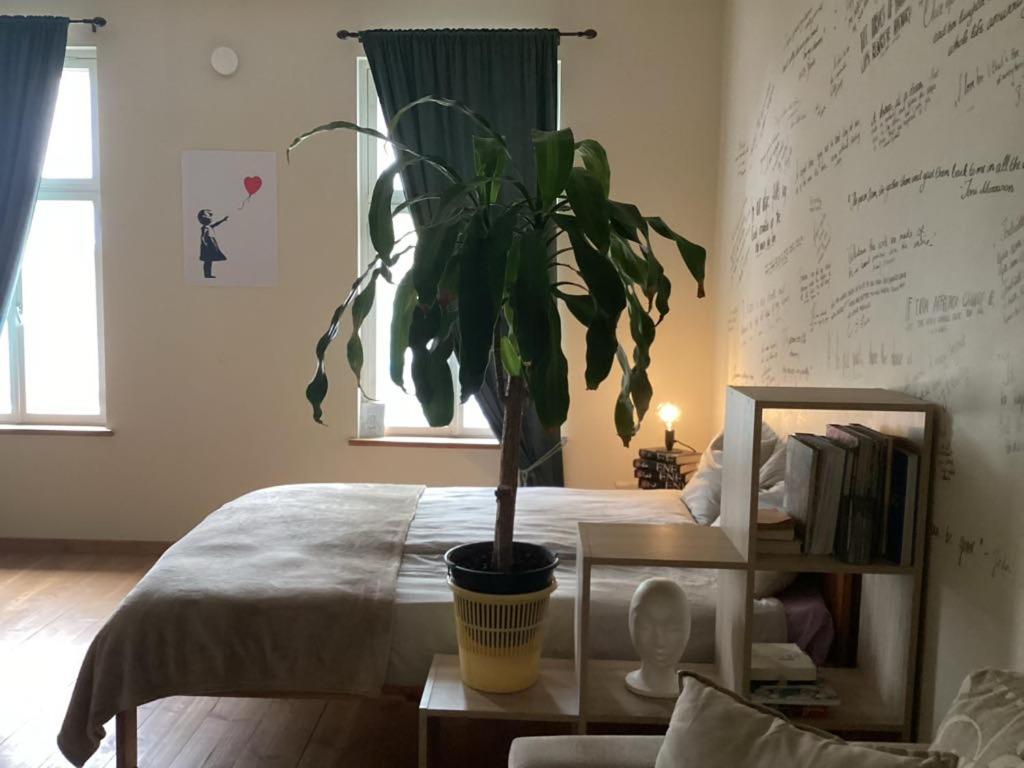 Hygge Home - artistic style apartment with free parking Friday 7 pm - Monday 8 am - Housity