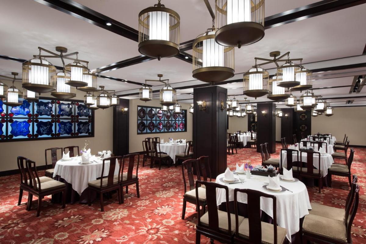 White Swan Hotel - Housity