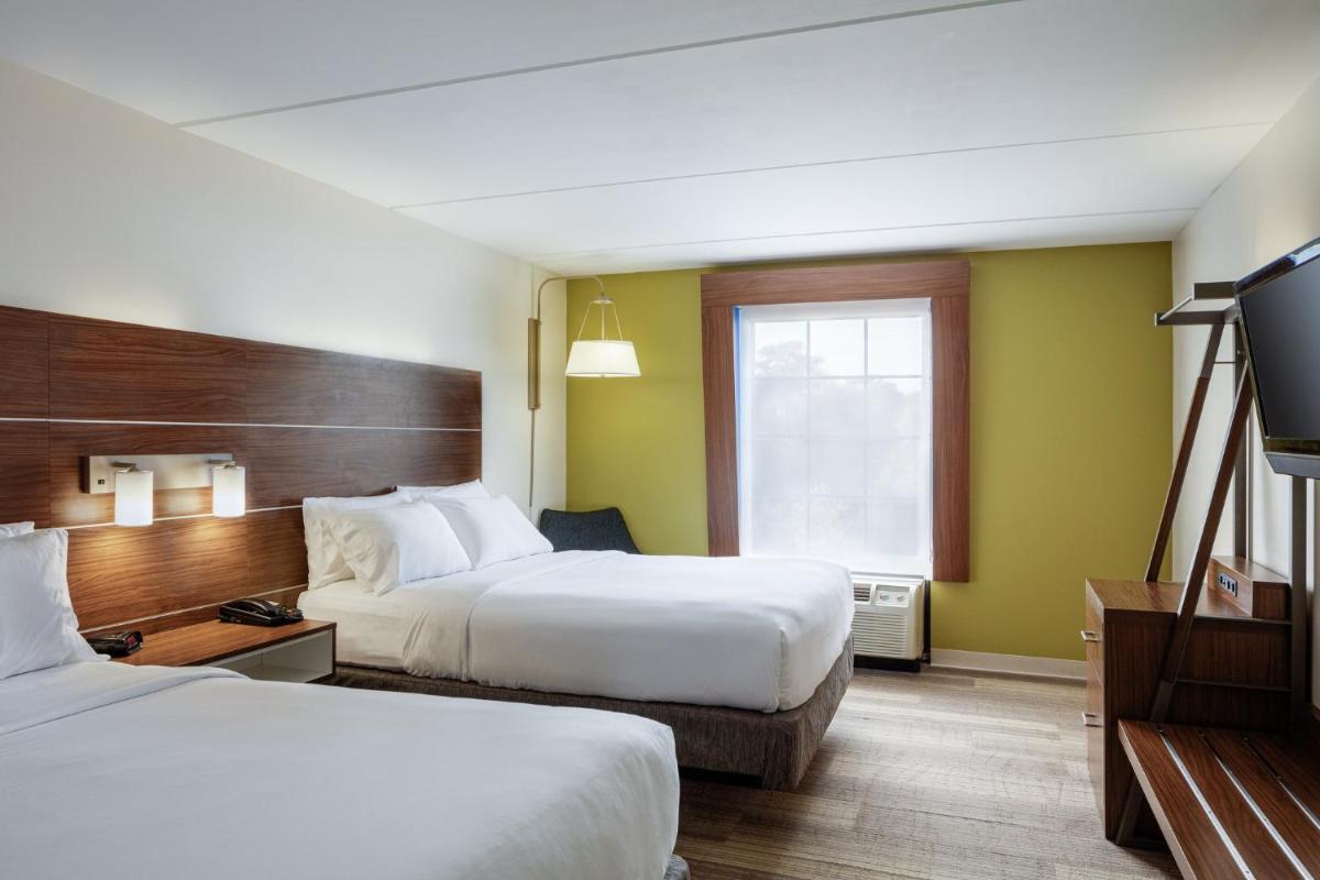 Holiday Inn Express & Suites Newport News, an IHG Hotel - Housity