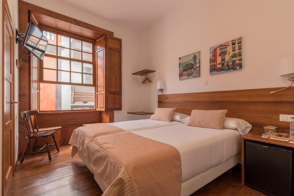 Holiday Time Calle Real - Housity