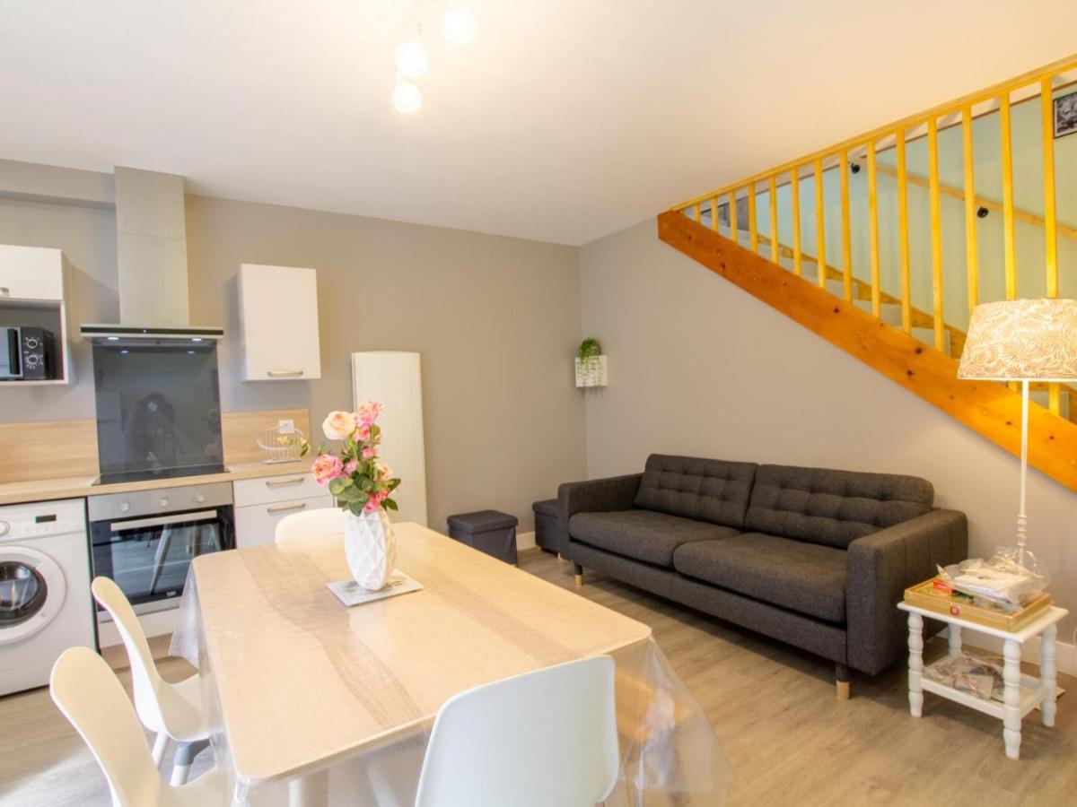 Maison en Pierre Rénovée 4 Pers avec Jardin et Terrasse, Proche Dordogne - FR-1-616-200 - Housity