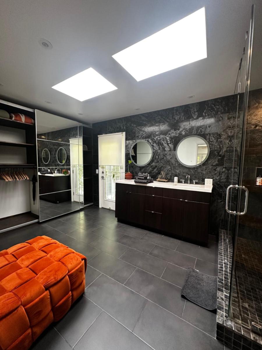 Spacious Resort Getaway @ Echo Park Ranch - Luxury indoor/ outdoor home steps from Sunset Blvd, Echo Park Lake, Dodgers Stadium - Housity