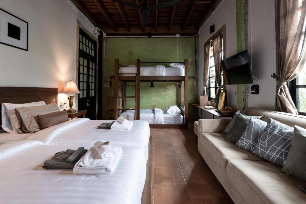 Uthai Heritage Hotel - Housity