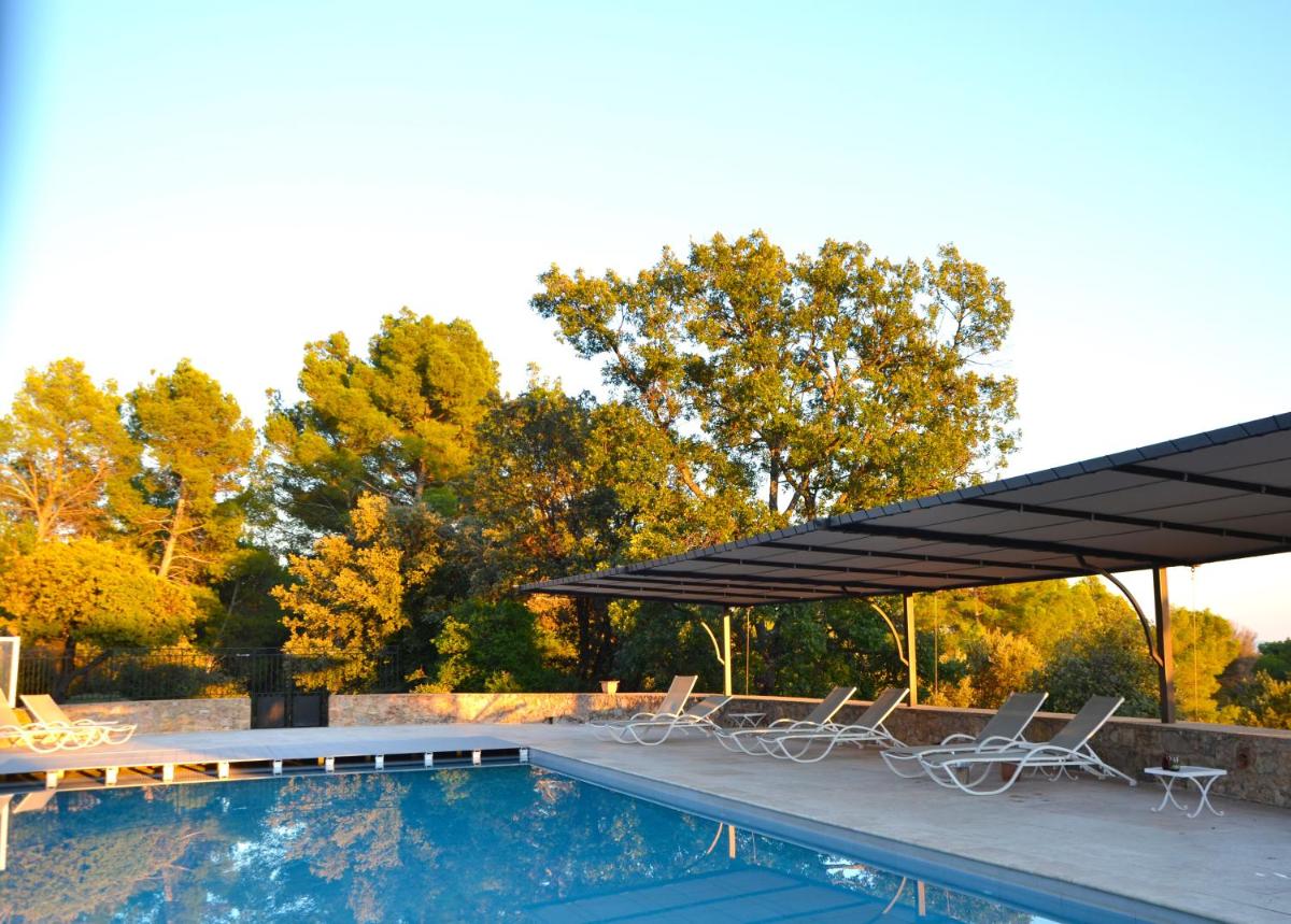 Piscine de l'établissement La Bastide De Tourtour Hotel & Spa ou située à proximité