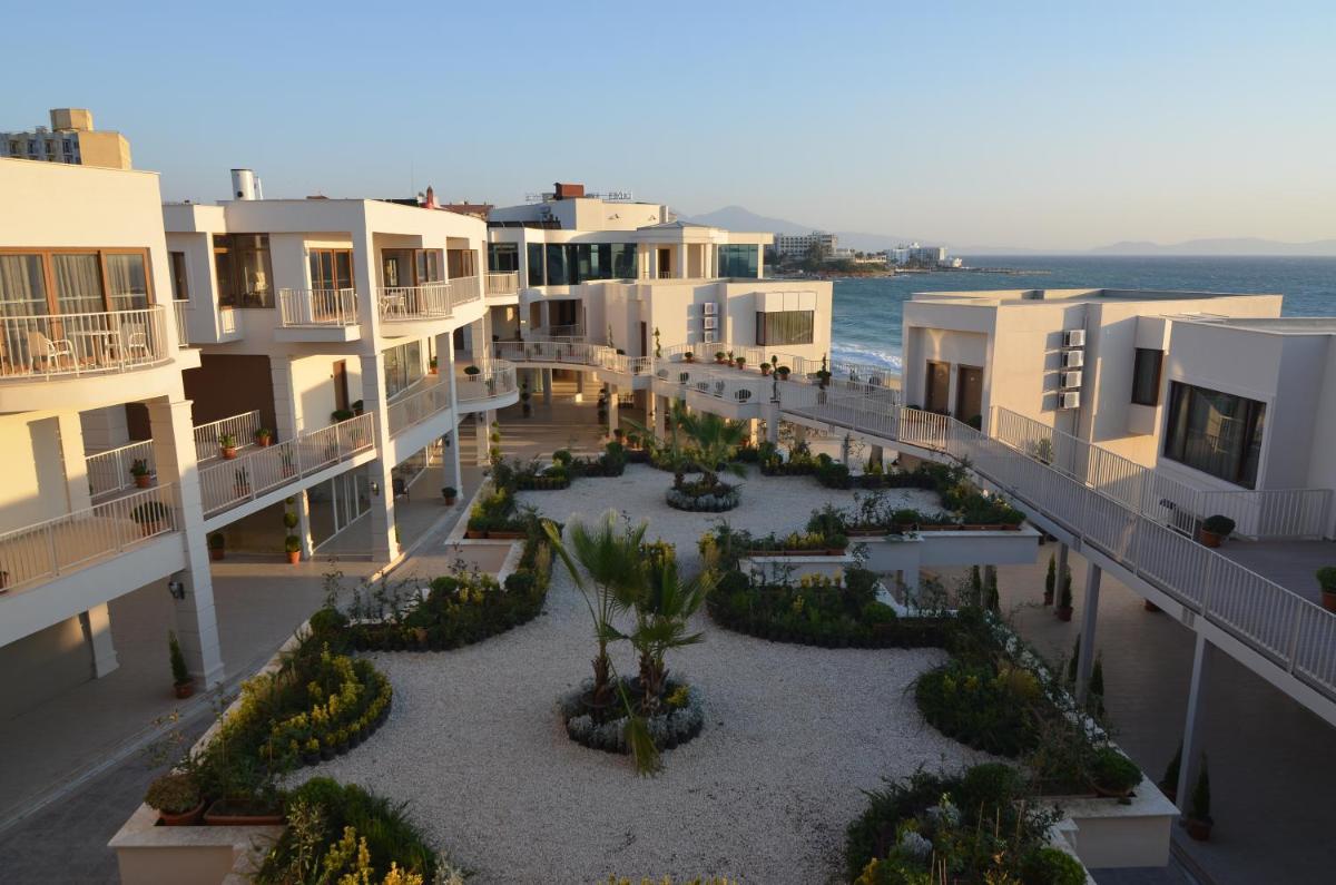 Ladies Beach Suite Hotel - Housity
