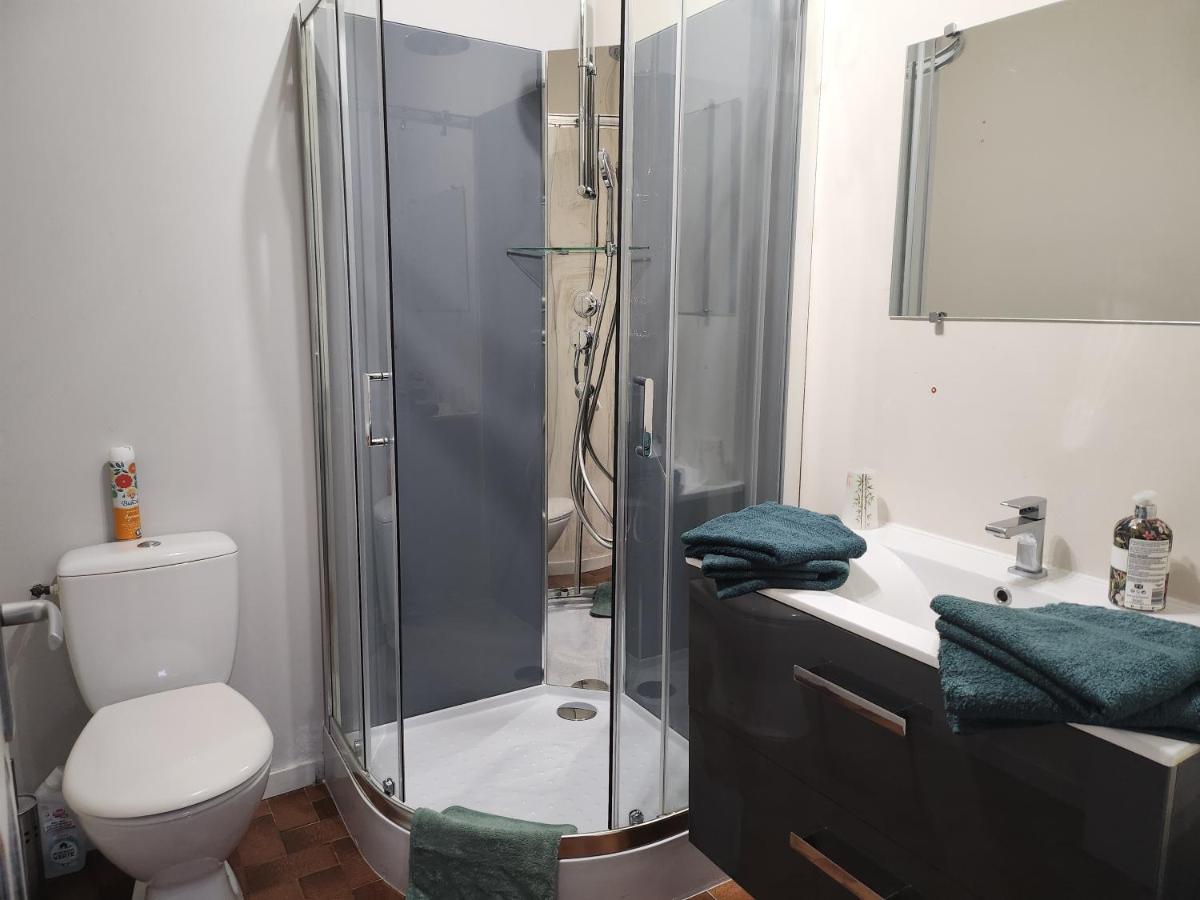 Dolphin's House - Housity