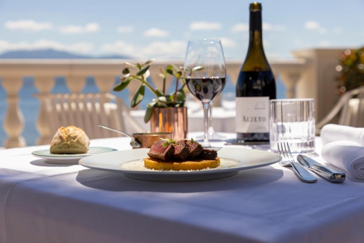 Nourriture dans l'hôtel ou à proximité