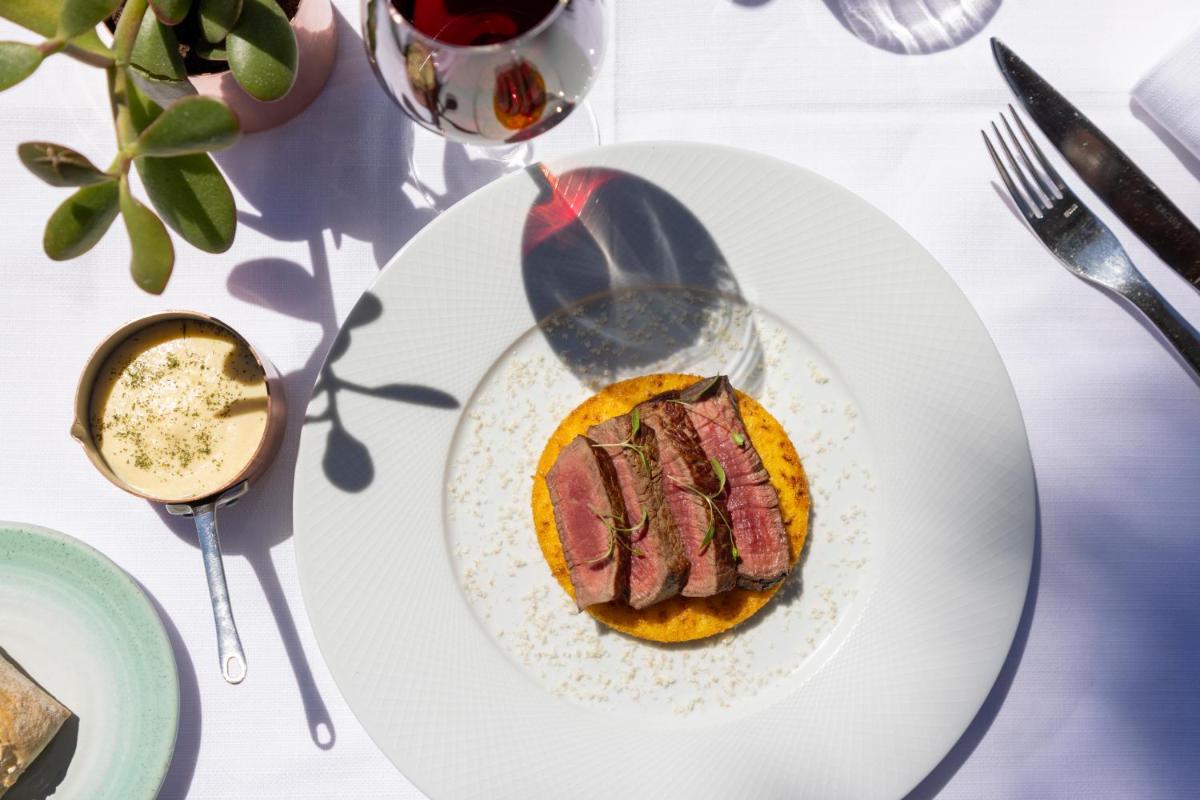 Nourriture dans l'hôtel ou à proximité