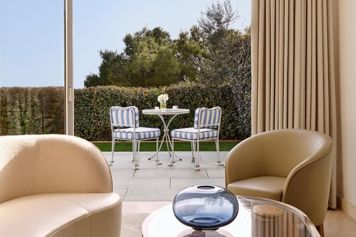 Coin salon dans l'établissement The Maybourne Riviera, Maybourne