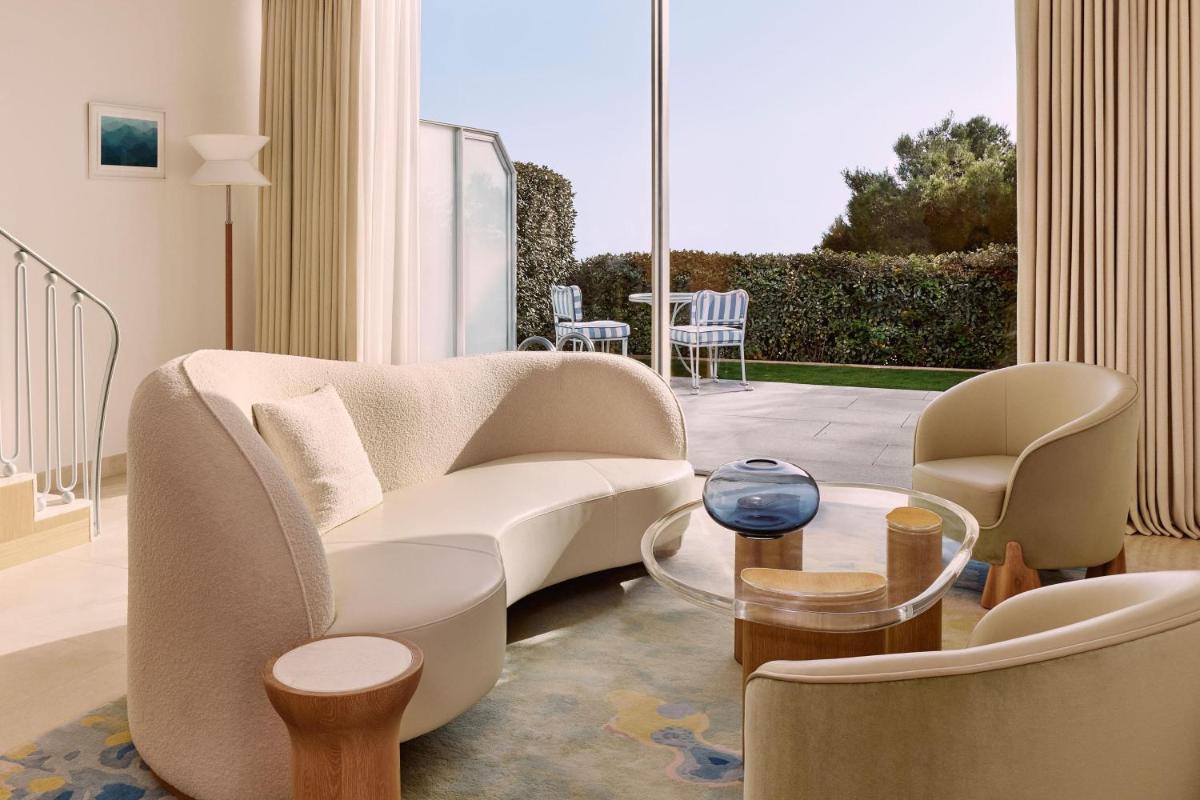 Coin salon dans l'établissement The Maybourne Riviera, Maybourne