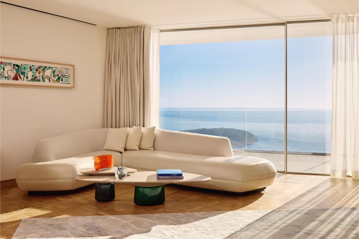 Coin salon dans l'établissement The Maybourne Riviera, Maybourne