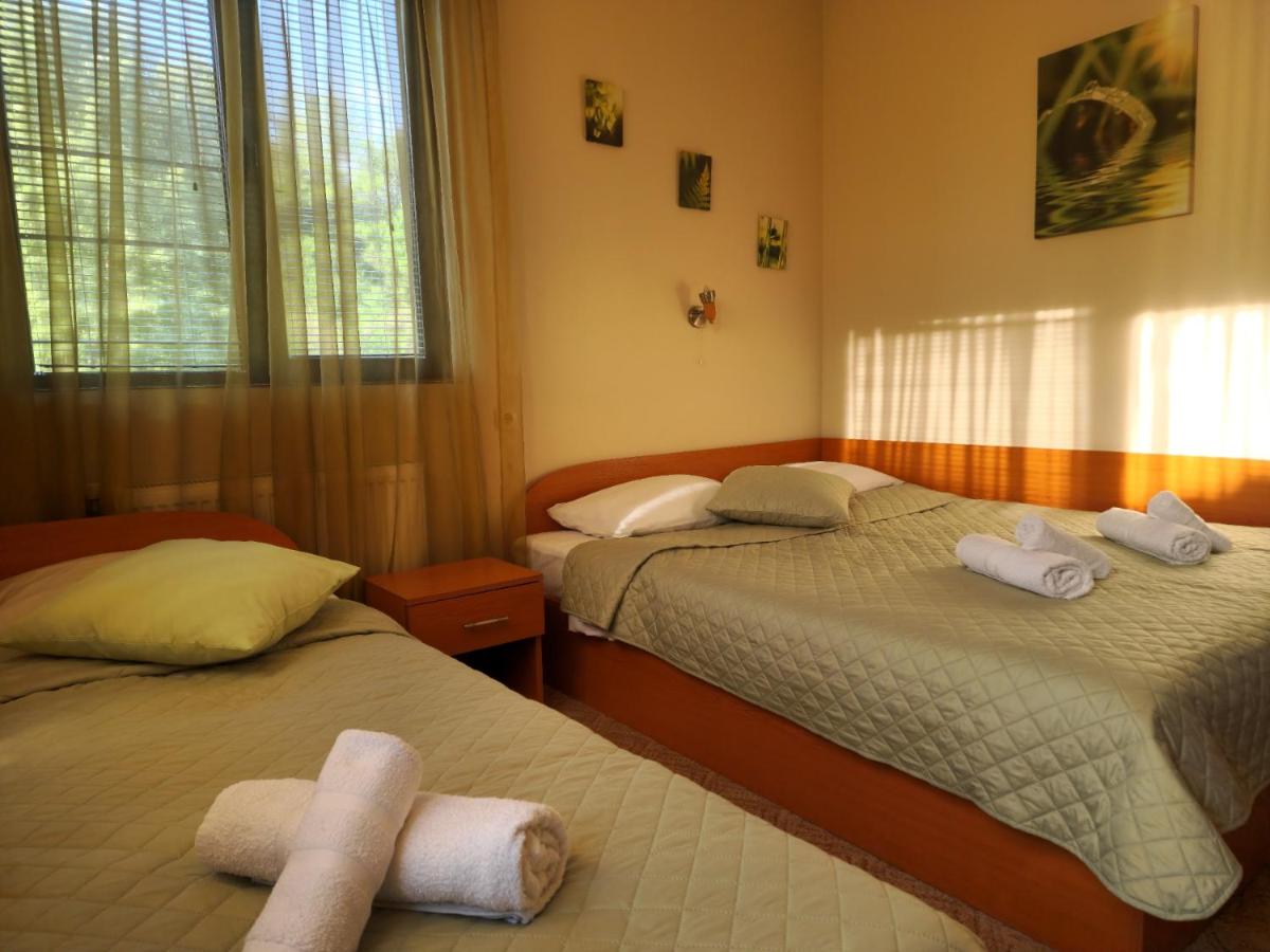 Rebeka Guest House - Housity