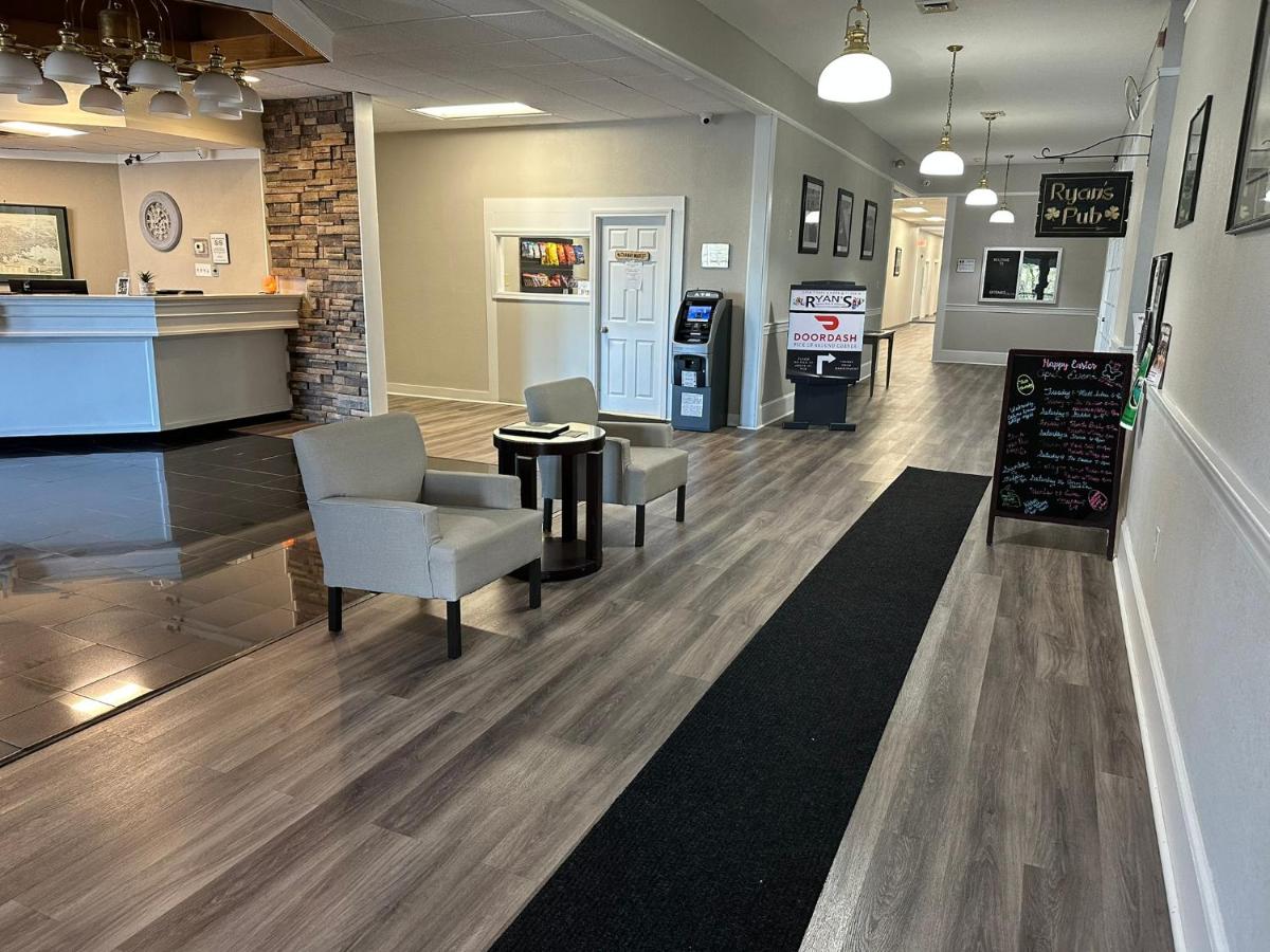 Whalers Inn and Suites - Housity