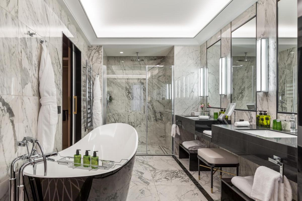 Salle de bains dans l'établissement Maison Albar - Le Victoria