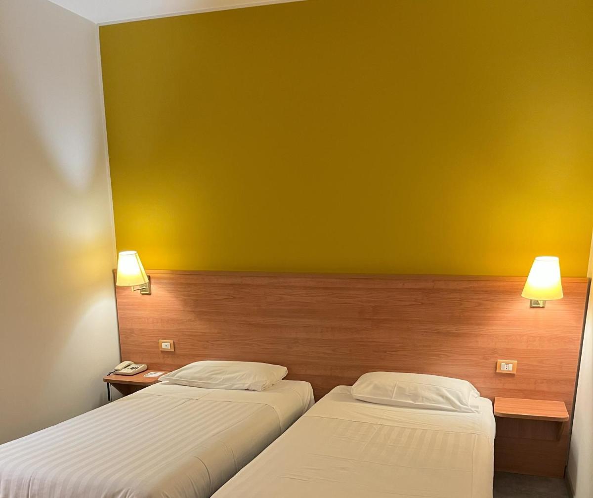 Hotel Re - Housity
