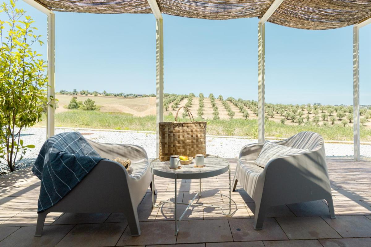 Uma área de estar em Sleep & Nature Hotel