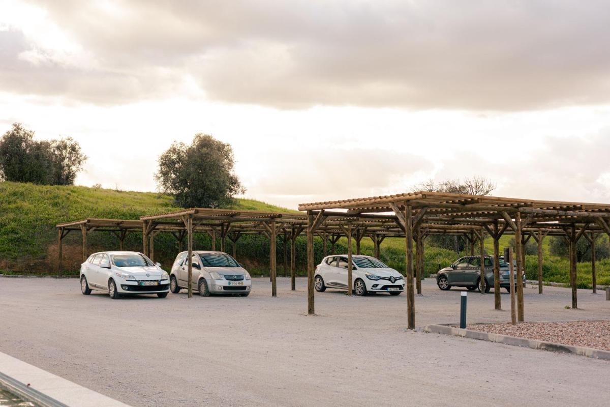 Imagem da galeria de Sleep & Nature Hotel em Lavre