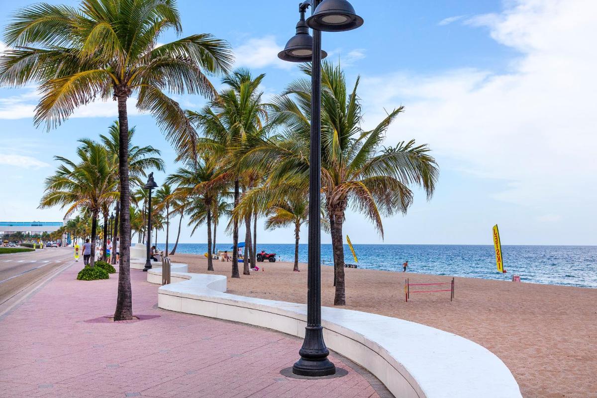 Ocean Beach Club - Housity