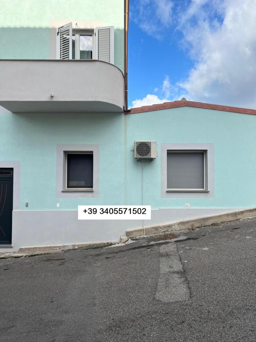 Fleo House - zona centralissima di Bosa - Housity