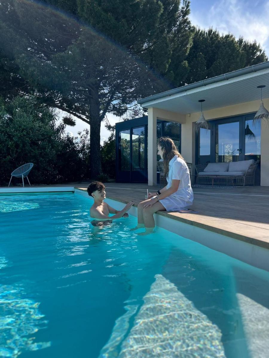 Piscine de l'établissement Kyriad Carcassonne - Aéroport ou située à proximité