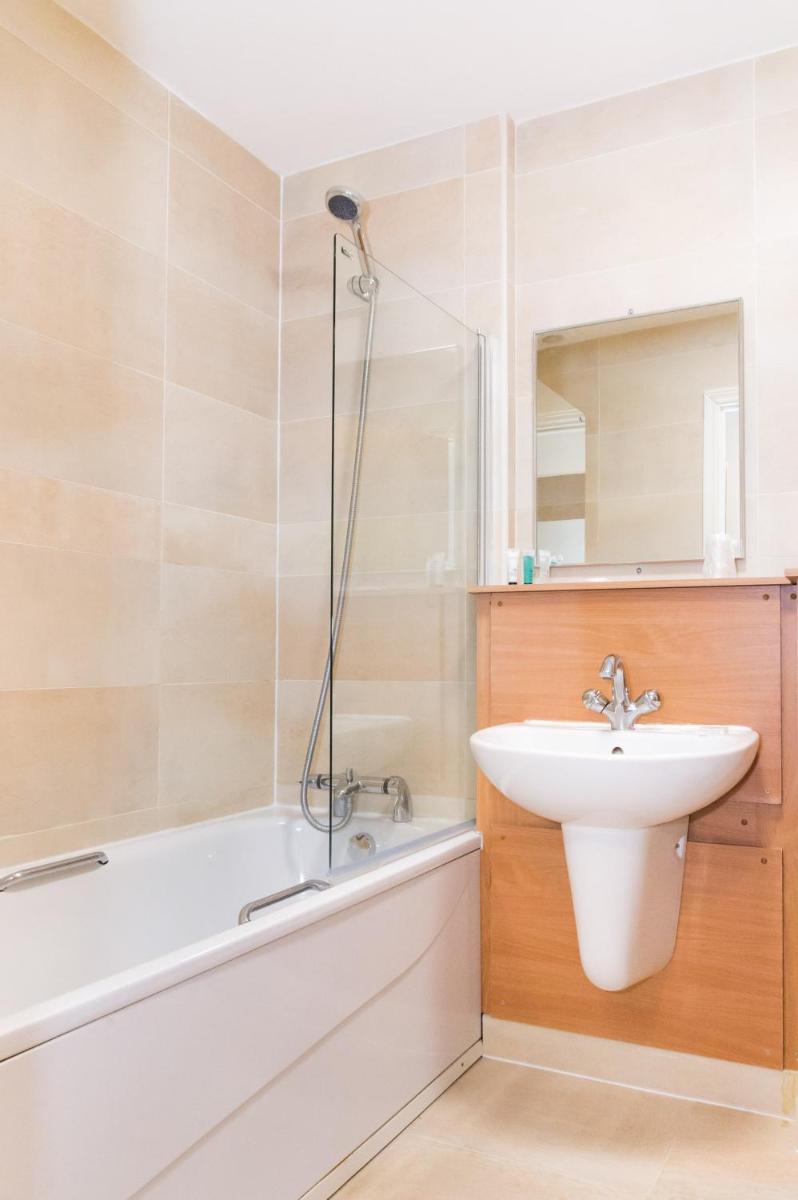 The Sharnbrook Hotel - Housity