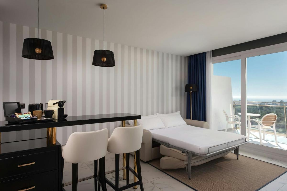 Cama o camas de una habitación en Four Points by Sheraton Costa Blanca Resort