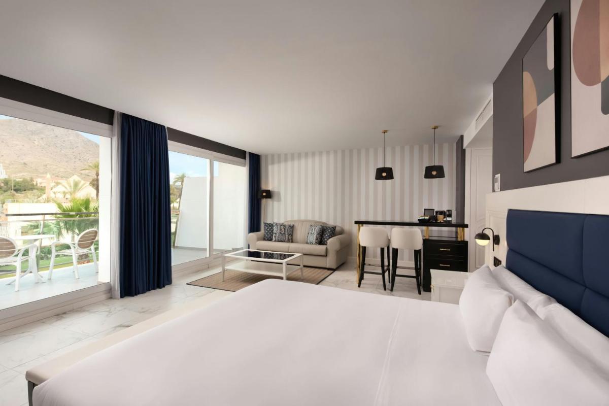 Cama o camas de una habitación en Four Points by Sheraton Costa Blanca Resort