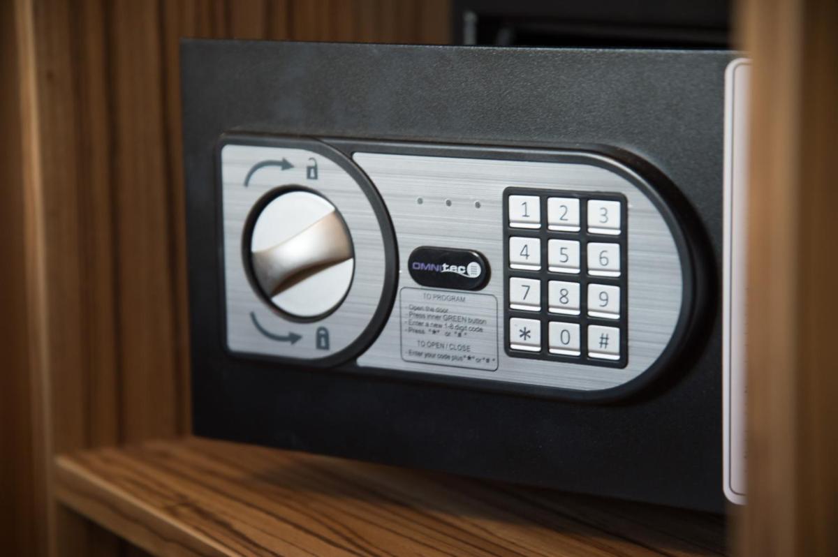 The Sharnbrook Hotel - Housity