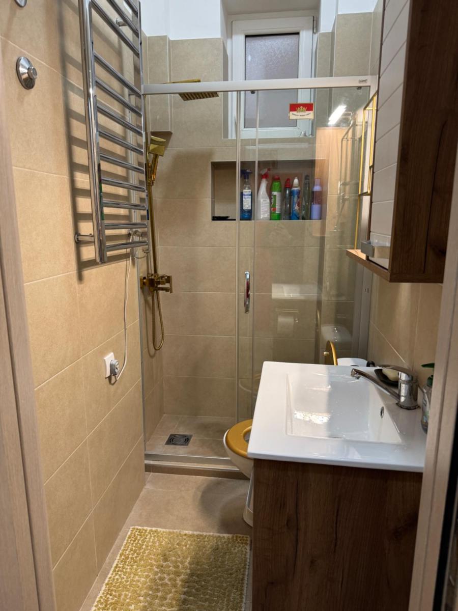 Apartment Republic Square - Housity