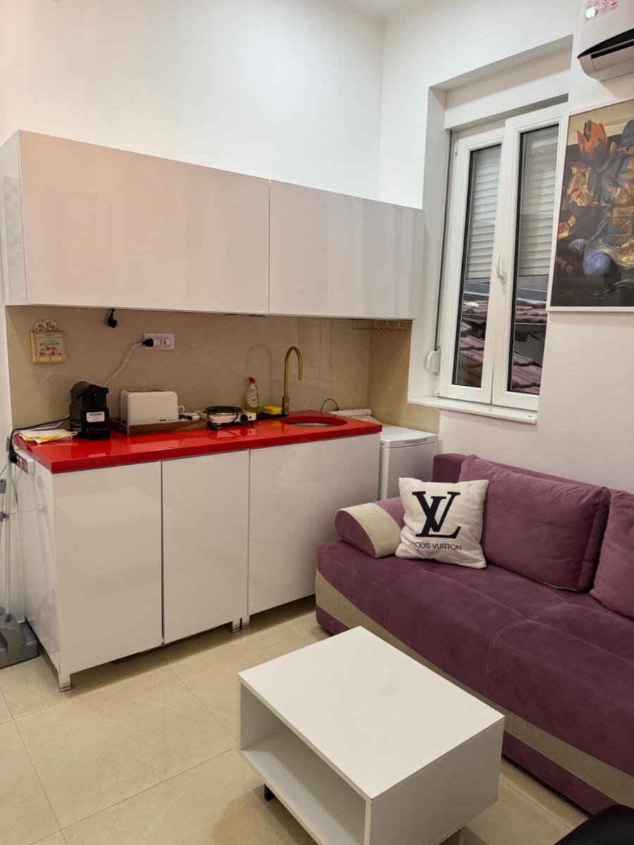 Apartment Republic Square - Housity