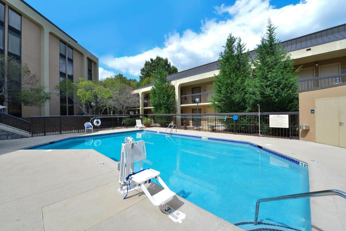 Wyndham Garden Marietta Atlanta North - Hizvo