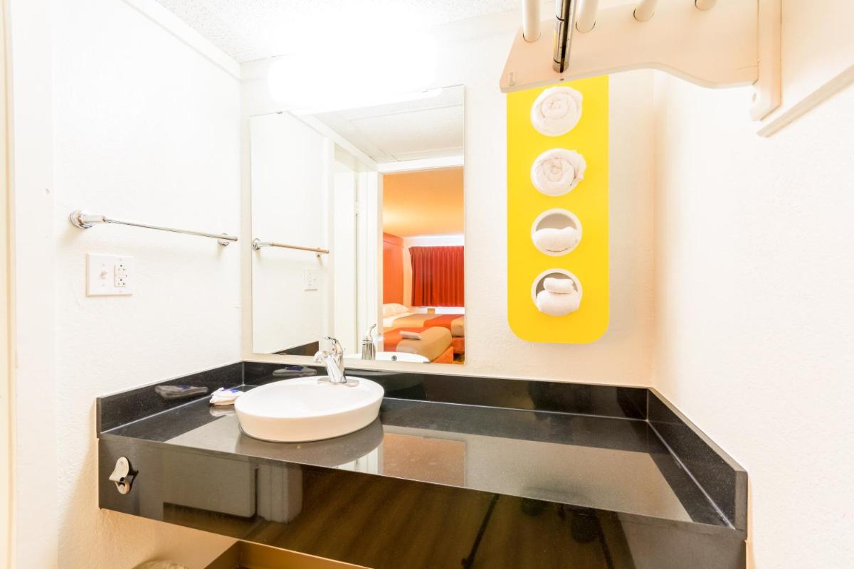 Travelodge by Wyndham Essington / Philadelphia Airport - Housity