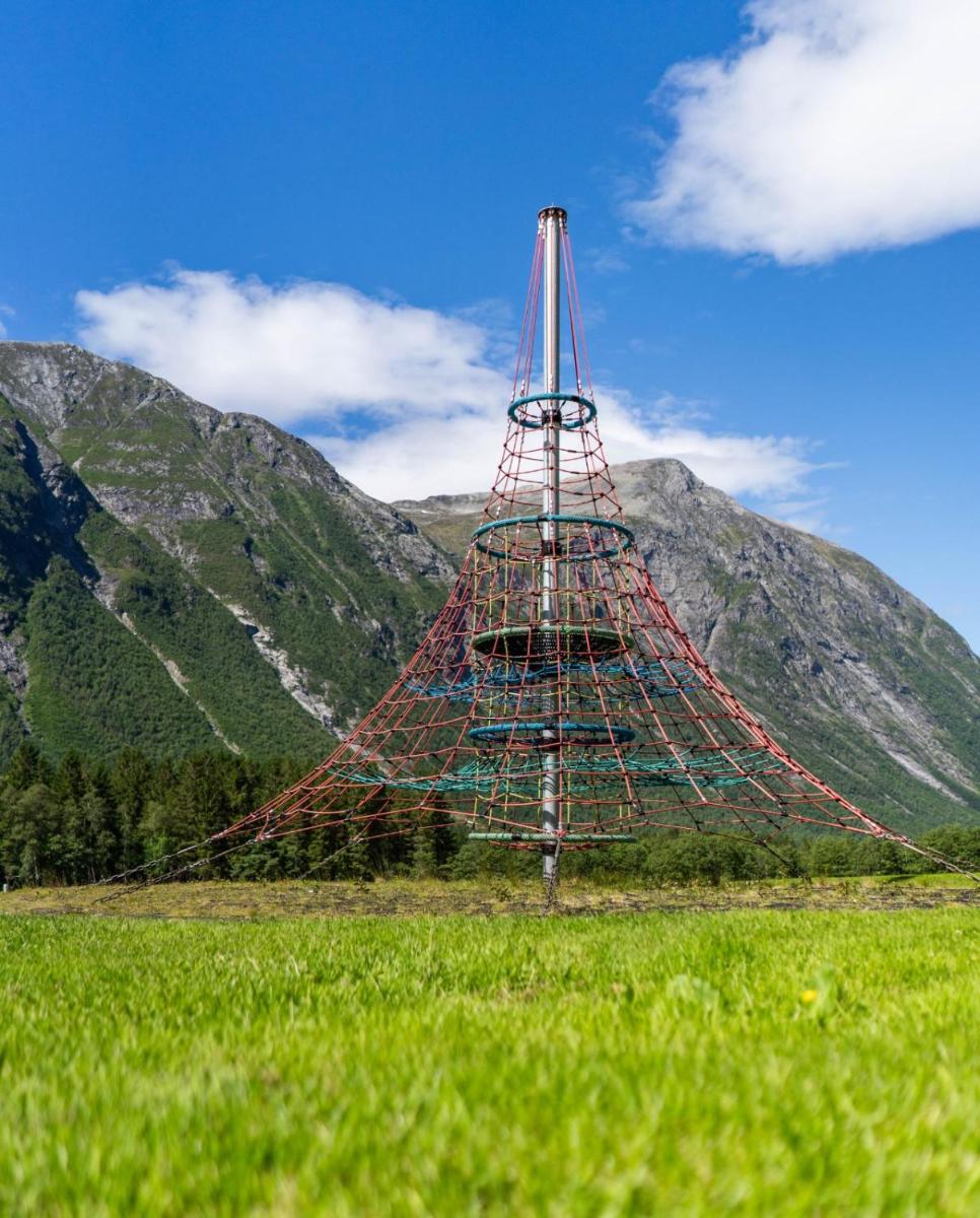 Trollstigen Camping and Gjestegård - Housity