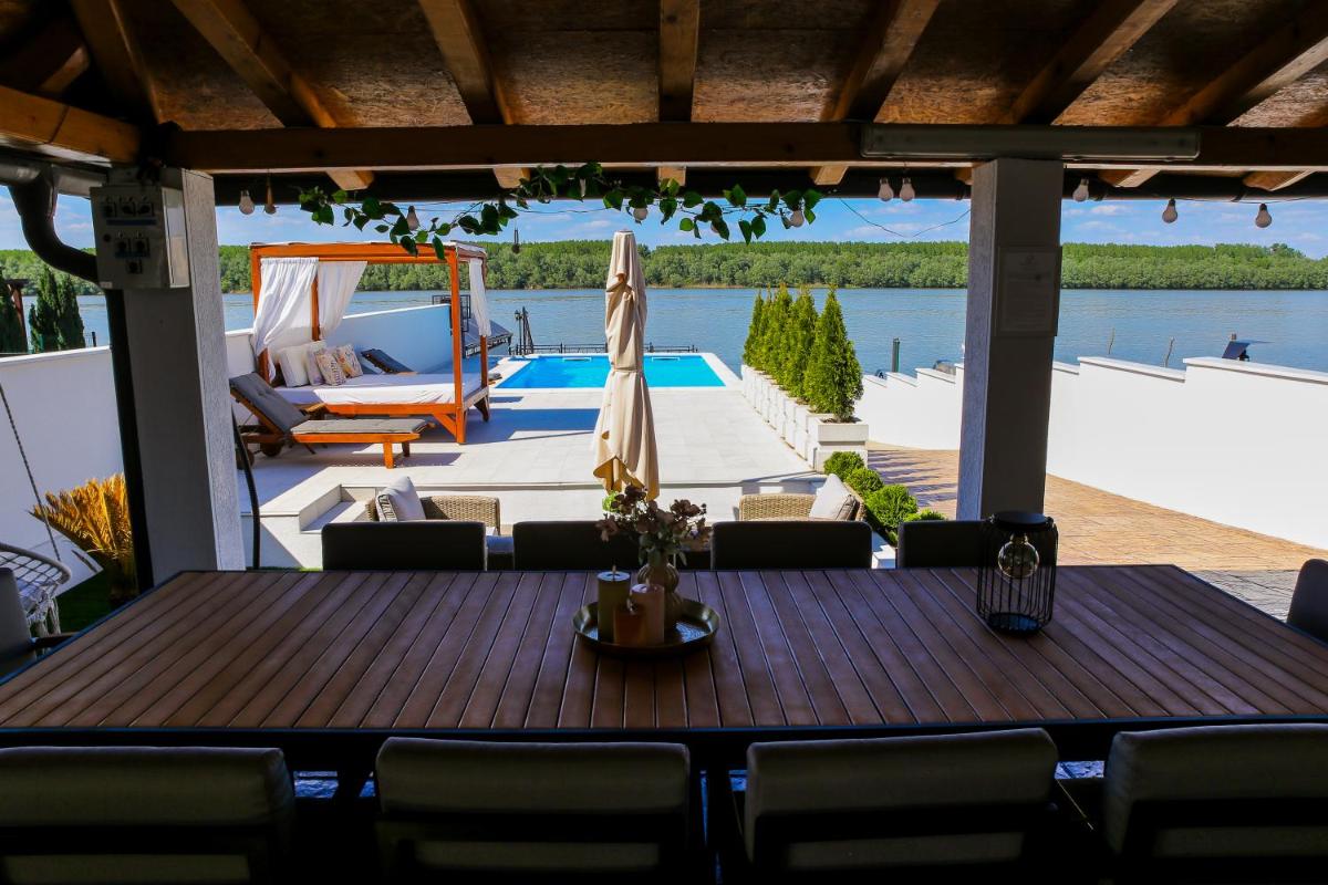 Harmonija na Dunavu - Housity