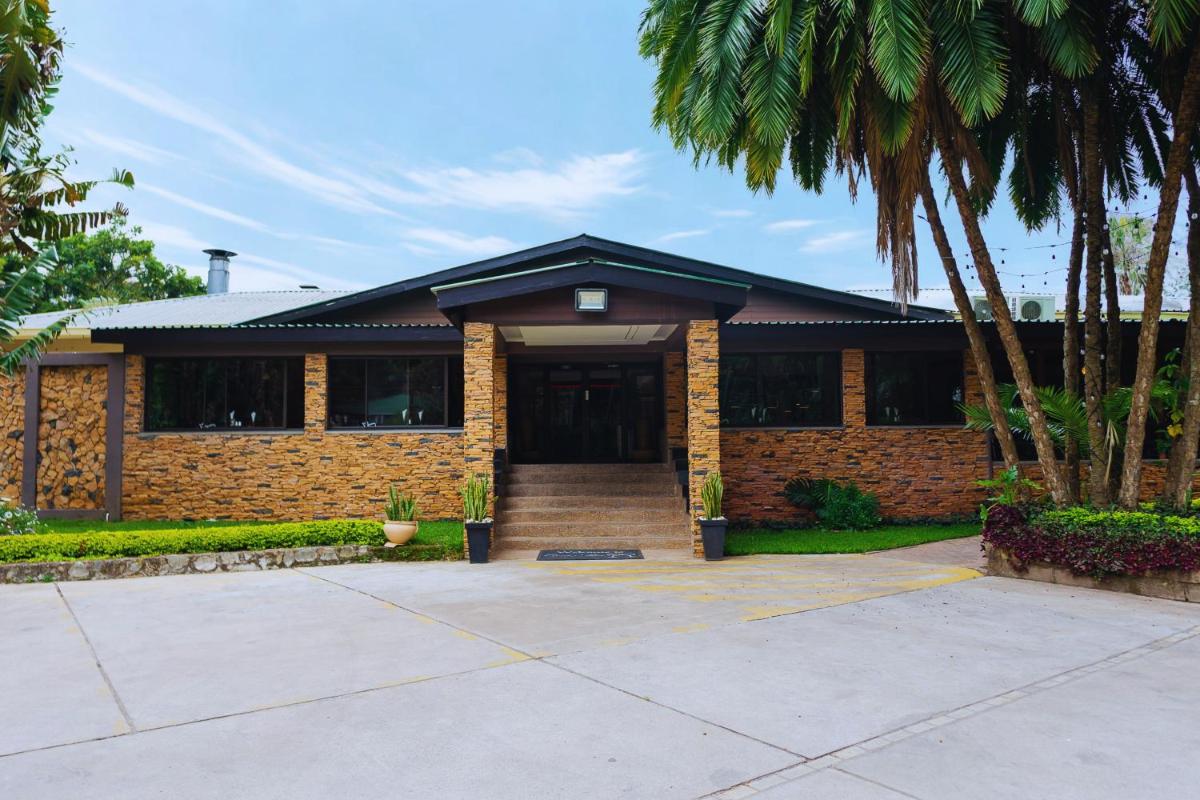 Casa Mia Lodge & Restaurant - Housity