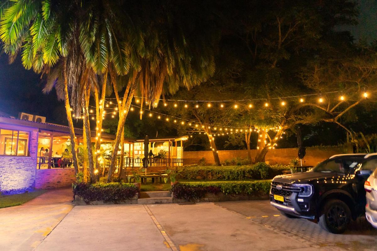 Casa Mia Lodge & Restaurant - Housity