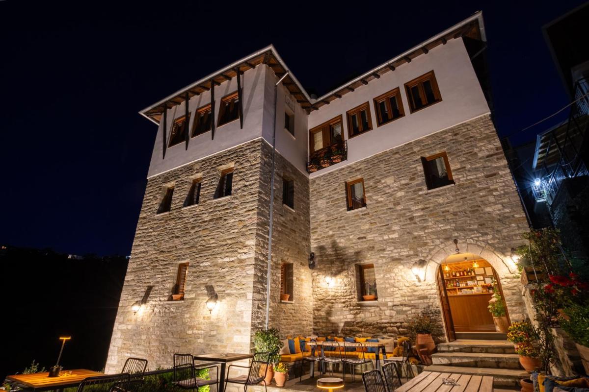 The Stone Sky Hotel - Housity