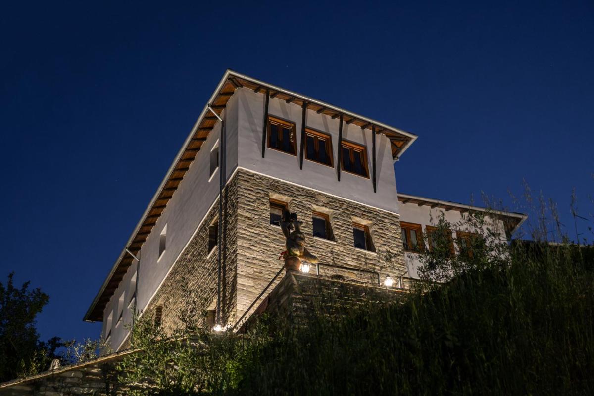 The Stone Sky Hotel - Housity