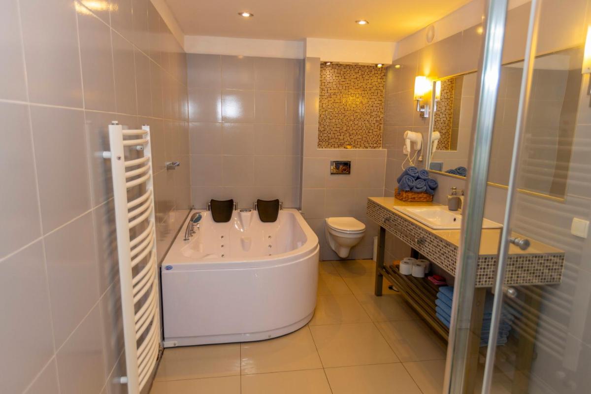 Gościniec Pod Markizami - Housity