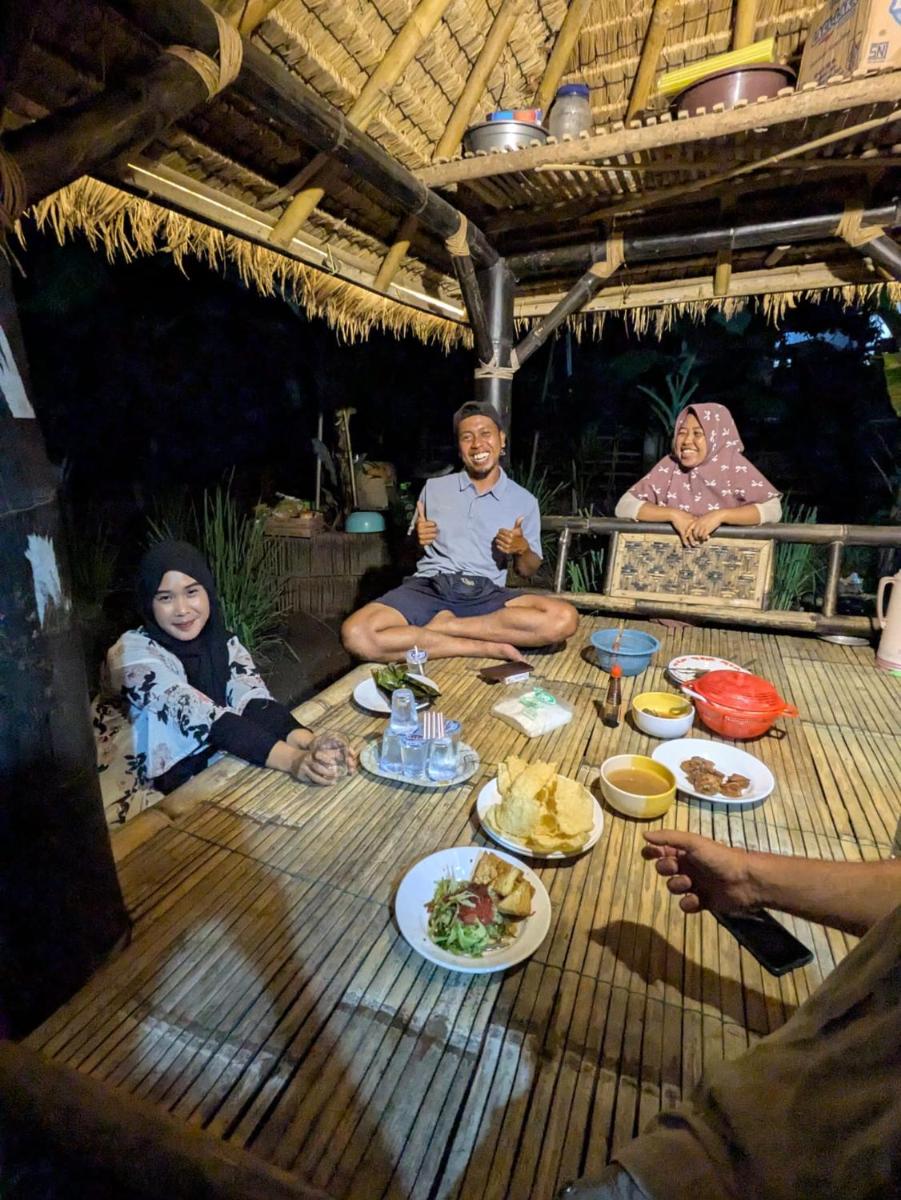 Lombok Riverside Bungalows - Housity