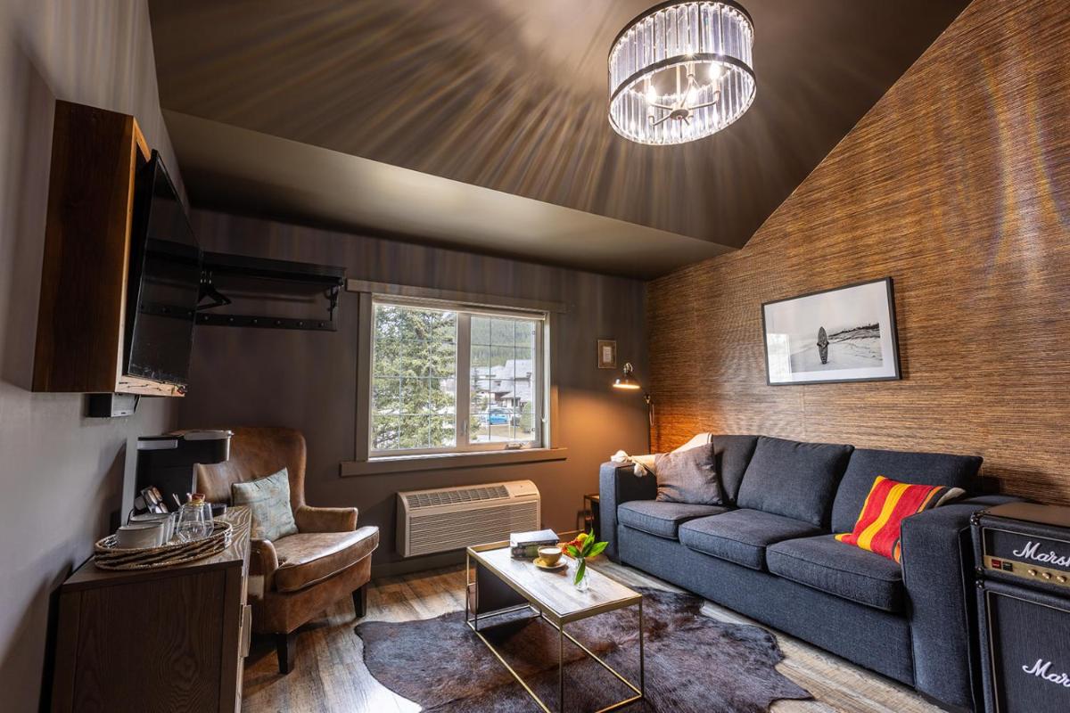 Creekside Villa - Housity