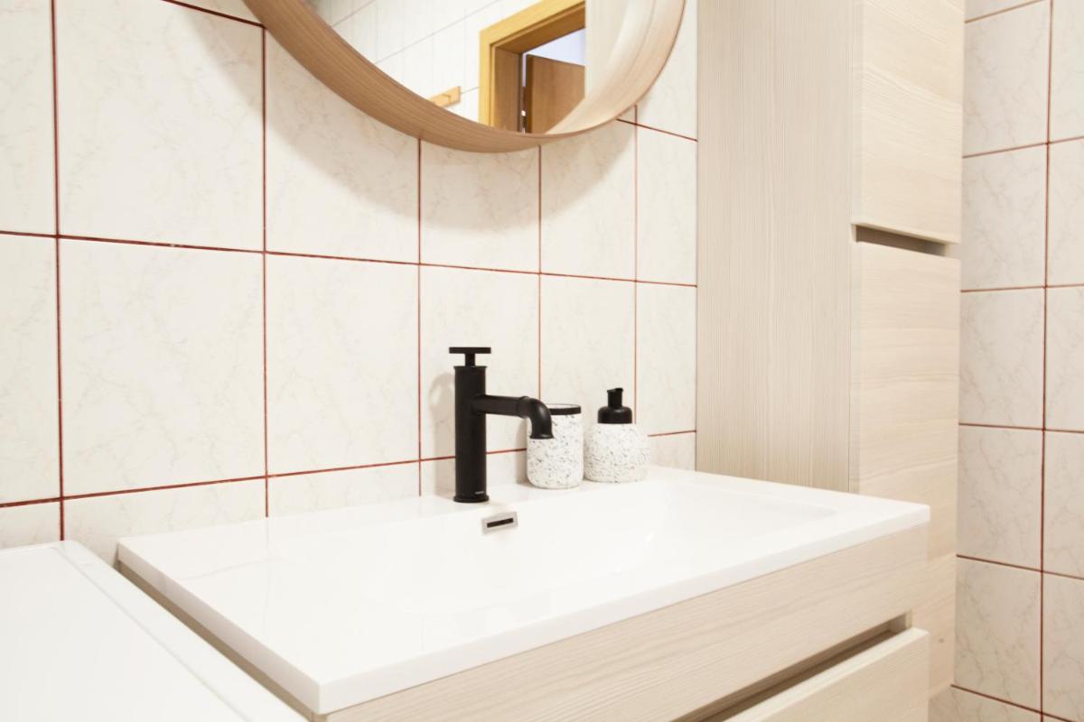 Anmarie Apartments Crikvenica - Housity