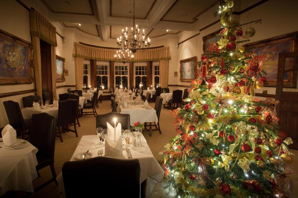 Camelot Castle Hotel - Housity