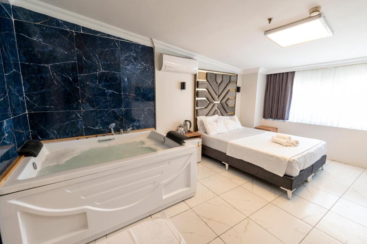 Highway 34 Hotel - Housity