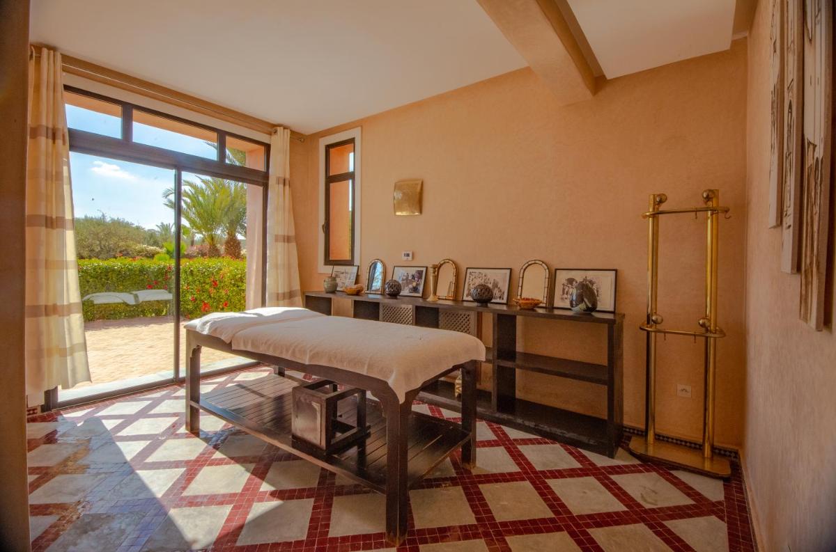 Villa Koutoubia, jardin luxuriant, piscine et spa - Hizvo