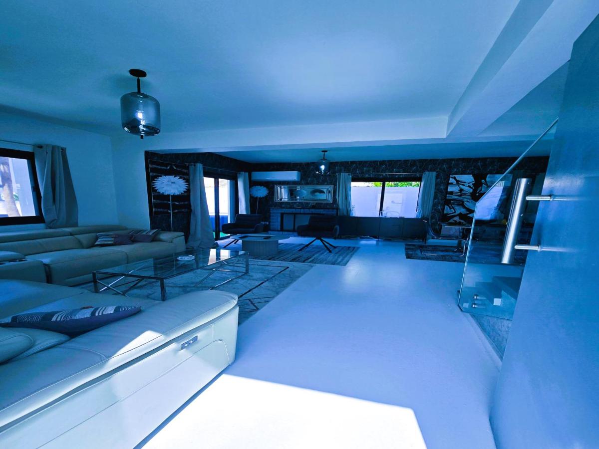 3 Bedroom Villa, private pool, hot tub - Housity