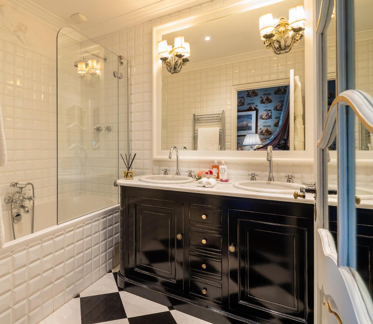 Salle de bains dans l'établissement Villa Gallici Hôtel & Spa