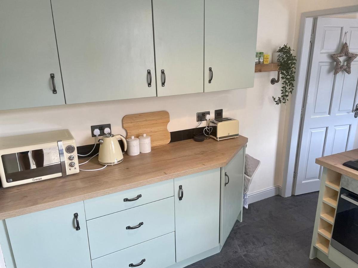 Lovely 3BD Home in the Heart of Morton - Housity